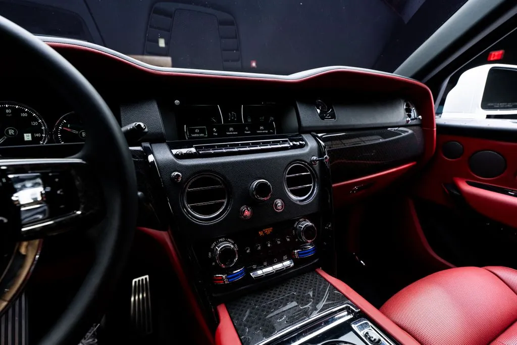 Rolls-Royce Cullinan photo 39