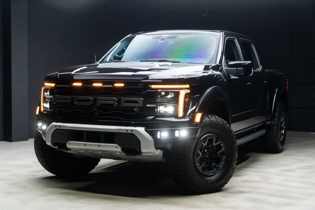 Ford F-150 photo 2