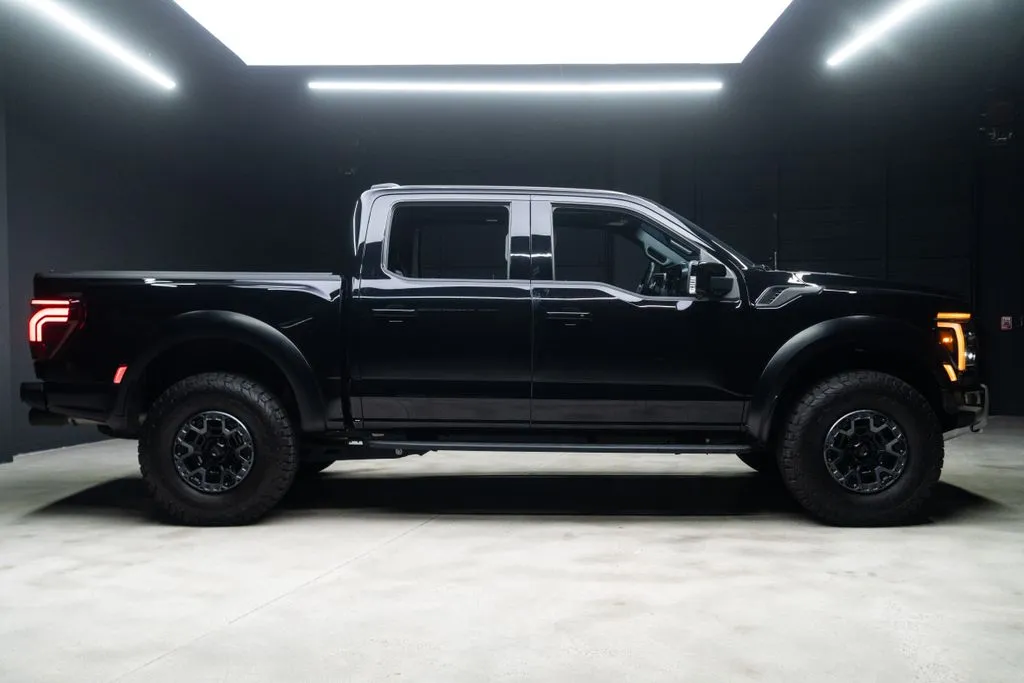 Ford F-150 photo 10