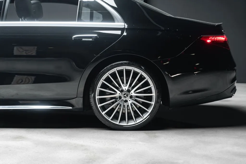 Mercedes-Benz S-Class photo 21