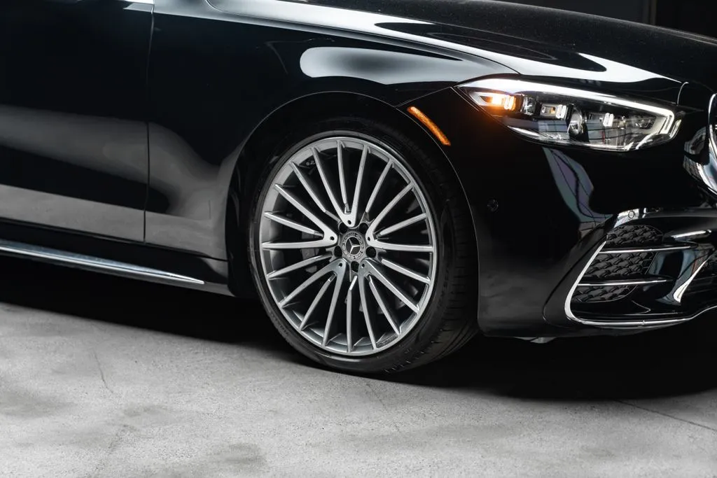 Mercedes-Benz S-Class photo 9