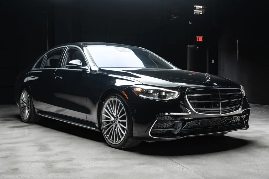 Mercedes-Benz S-Class photo 8