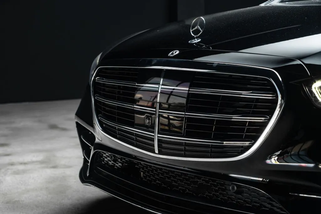 Mercedes-Benz S-Class photo 4