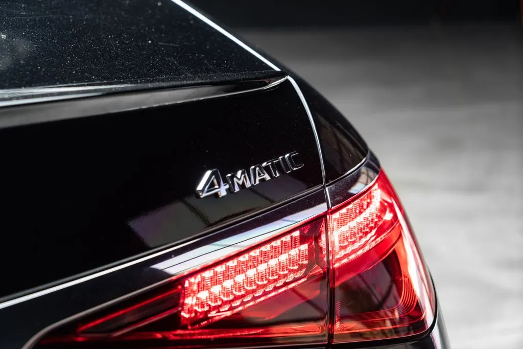 Mercedes-Benz S-Class photo 16