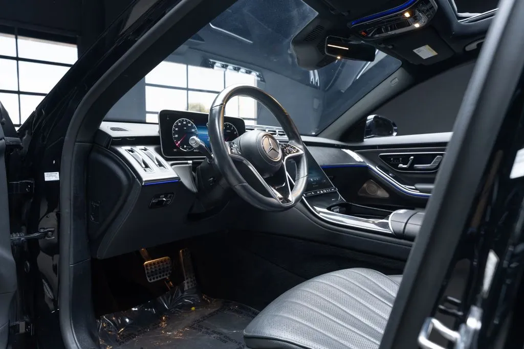 Mercedes-Benz S-Class photo 28