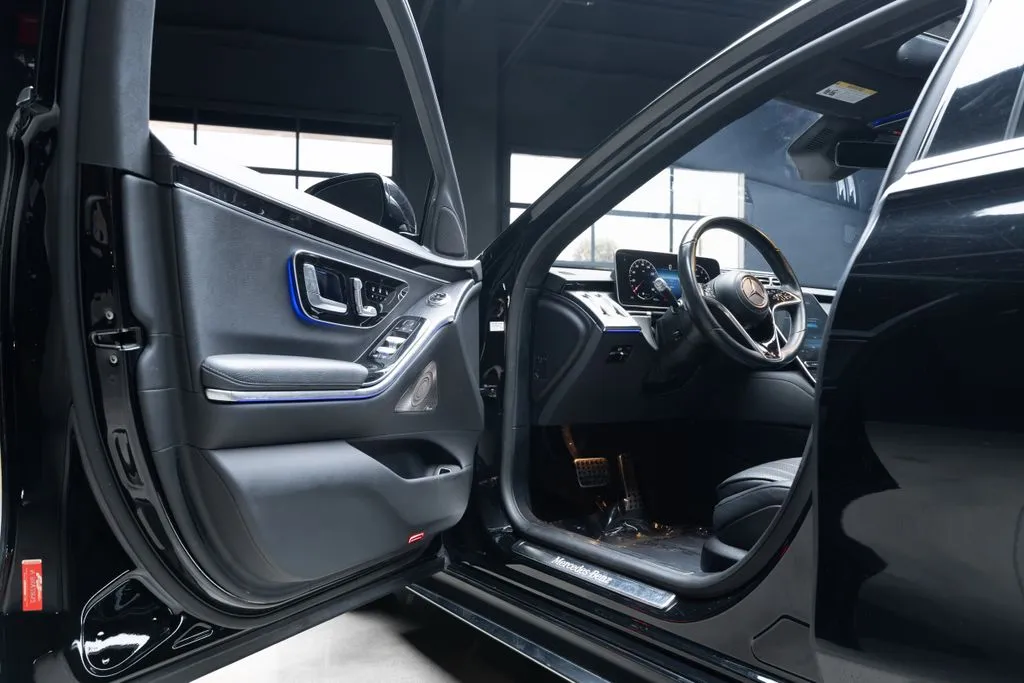 Mercedes-Benz S-Class photo 24