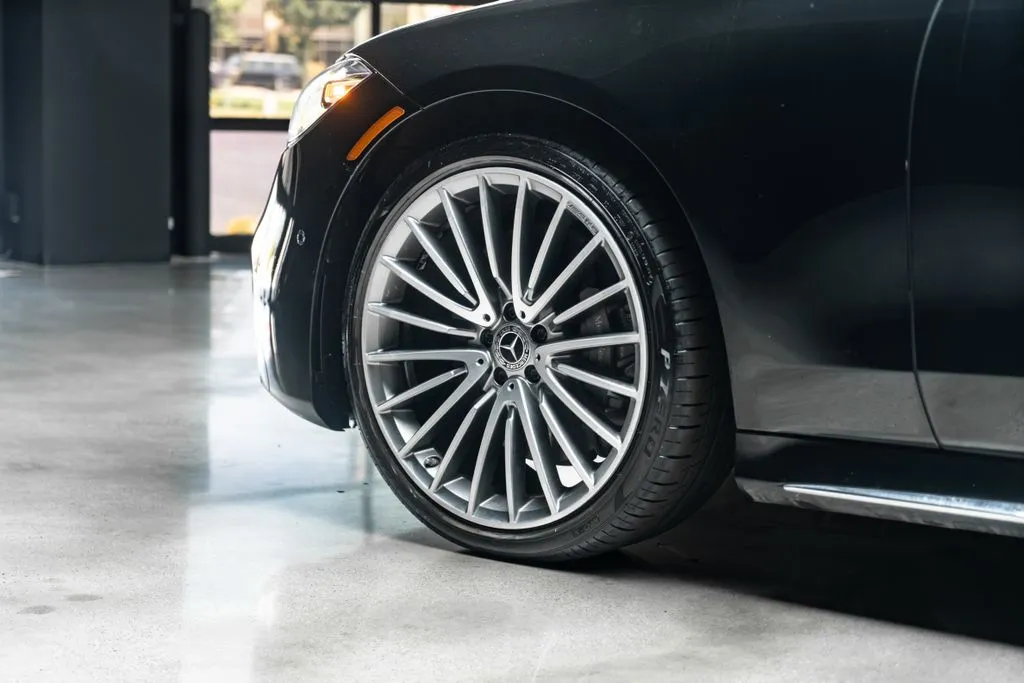 Mercedes-Benz S-Class photo 22