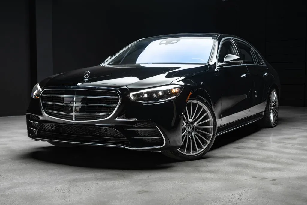 Mercedes-Benz S-Class photo 2