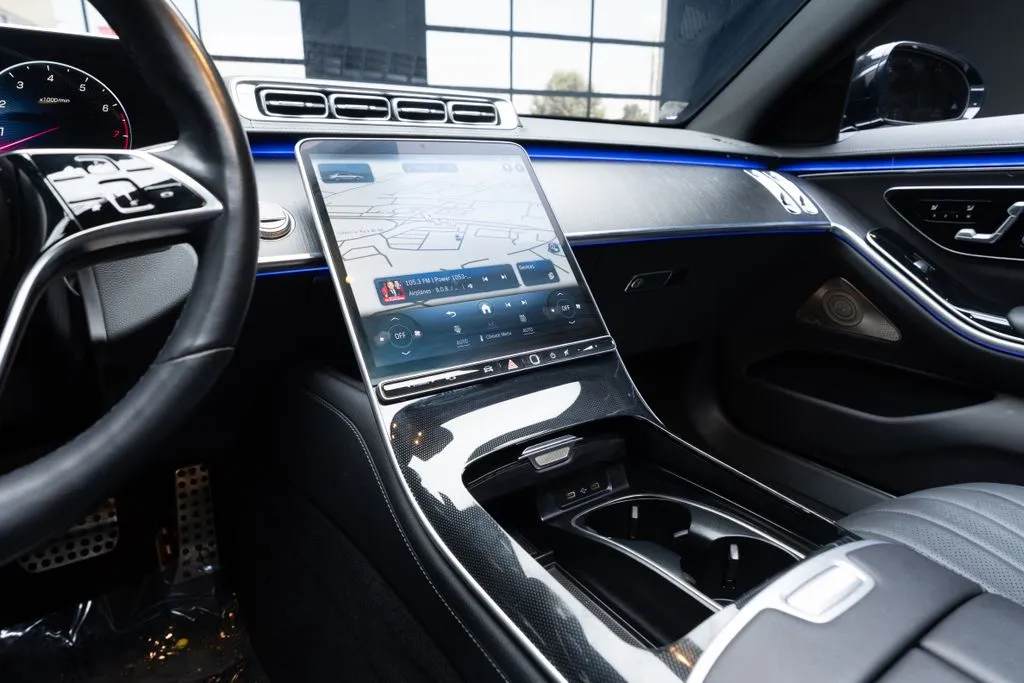 Mercedes-Benz S-Class photo 36
