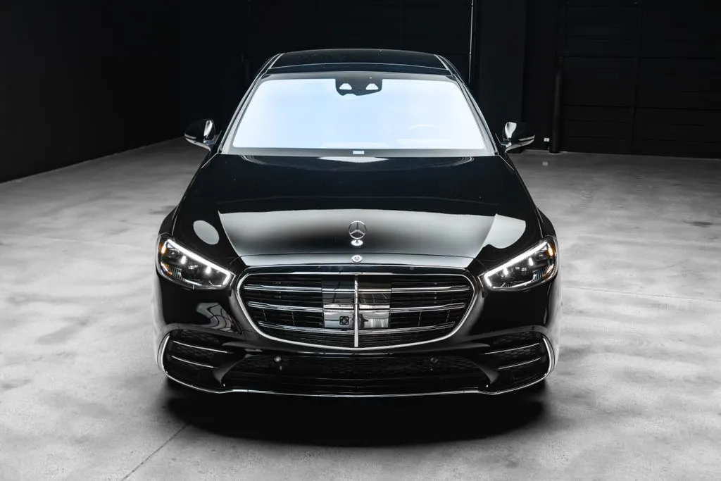 Mercedes-Benz S-Class photo 6