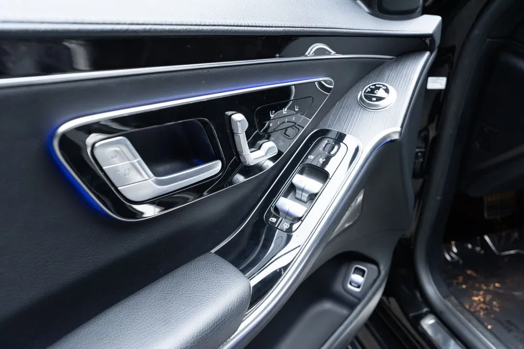 Mercedes-Benz S-Class photo 26