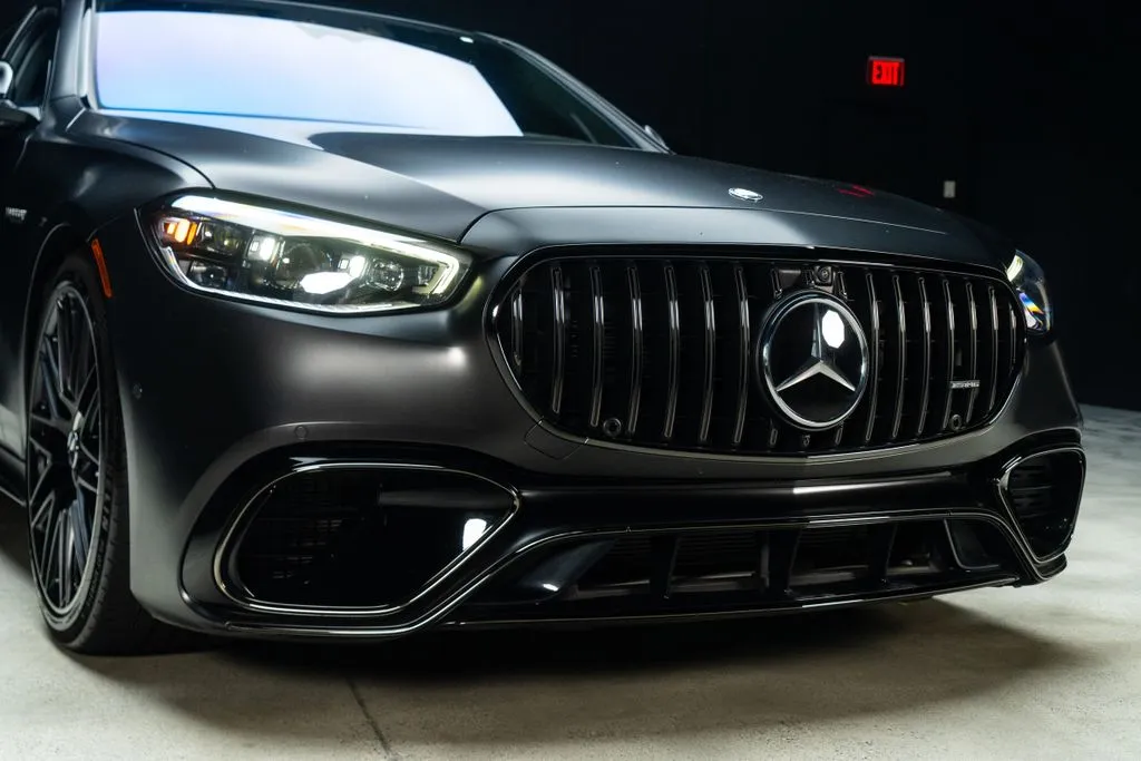 Mercedes-Benz S-Class photo 9