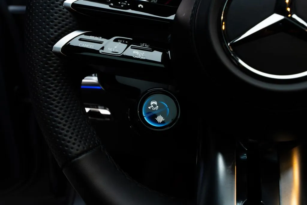 Mercedes-Benz S-Class photo 29