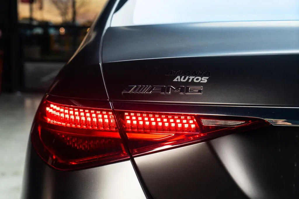 Mercedes-Benz S-Class photo 16