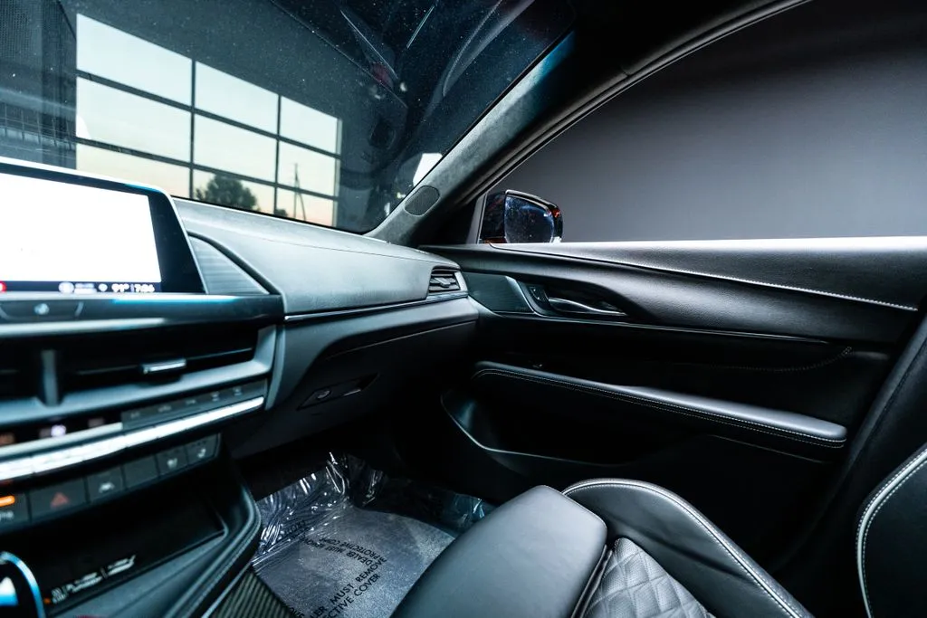 Cadillac CT4 photo 40