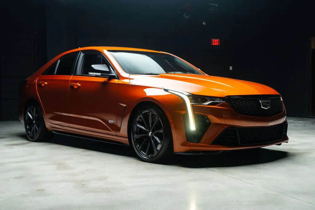 Cadillac CT4 photo 8