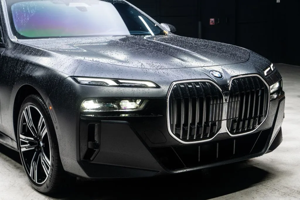 BMW i7 photo 6