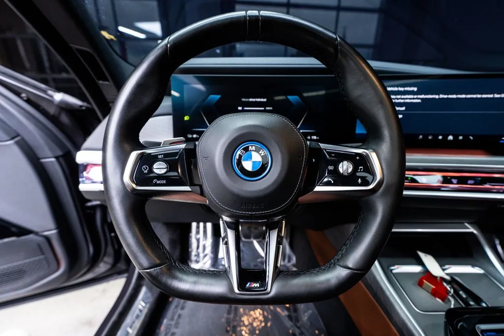 BMW i7 photo 22