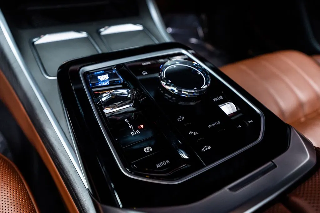 BMW i7 photo 29