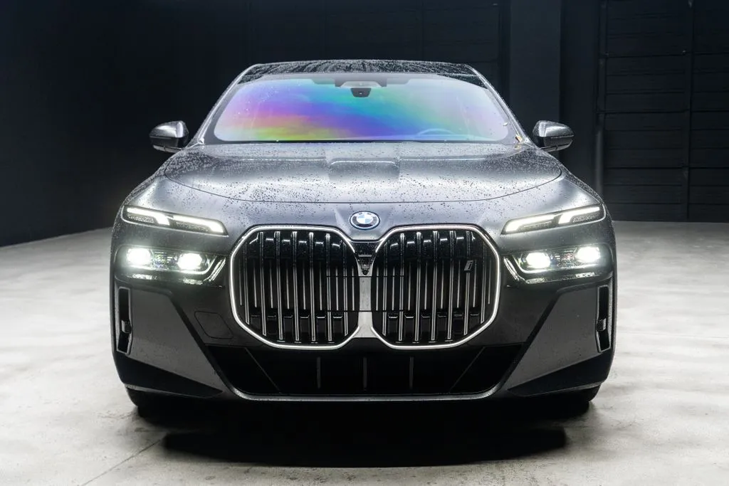 BMW i7 photo 5