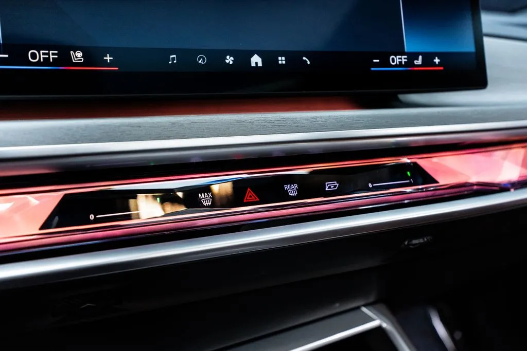 BMW i7 photo 28