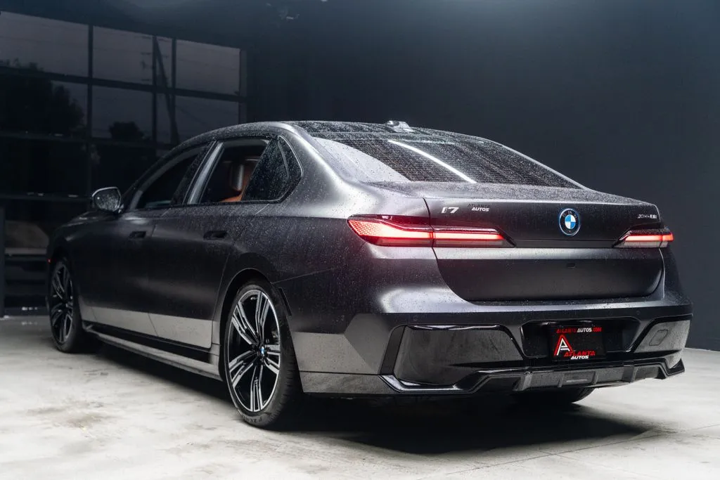 BMW i7 photo 15