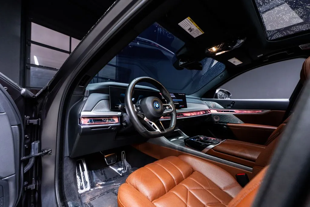BMW i7 photo 21