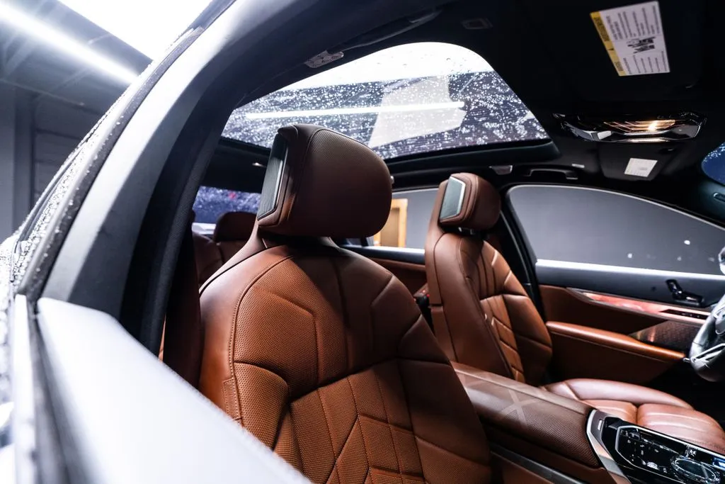BMW i7 photo 34