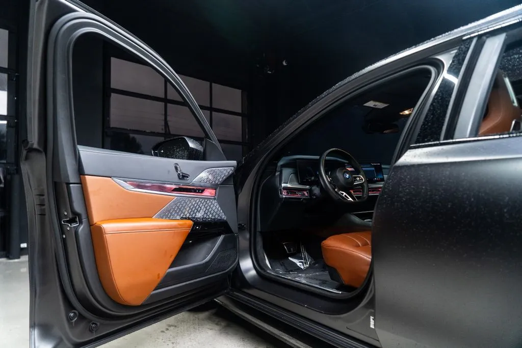 BMW i7 photo 17