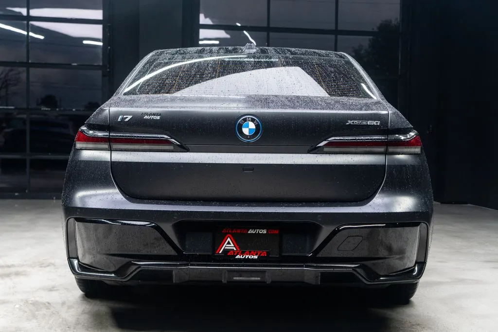 BMW i7 photo 14