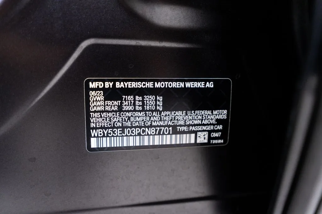 BMW i7 photo 42