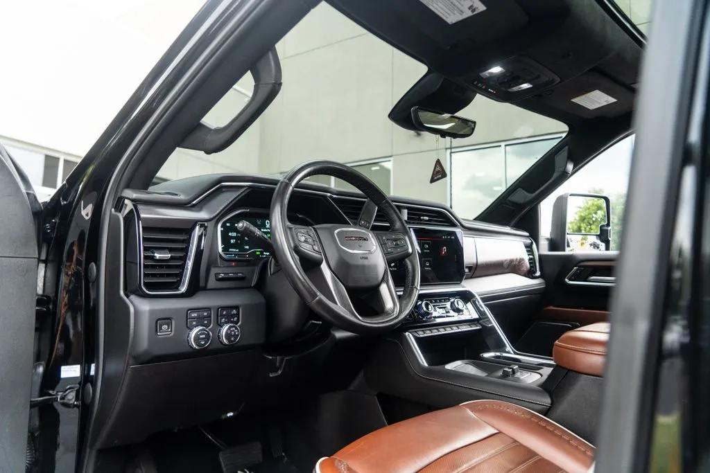 GMC Sierra 3500 HD photo 30