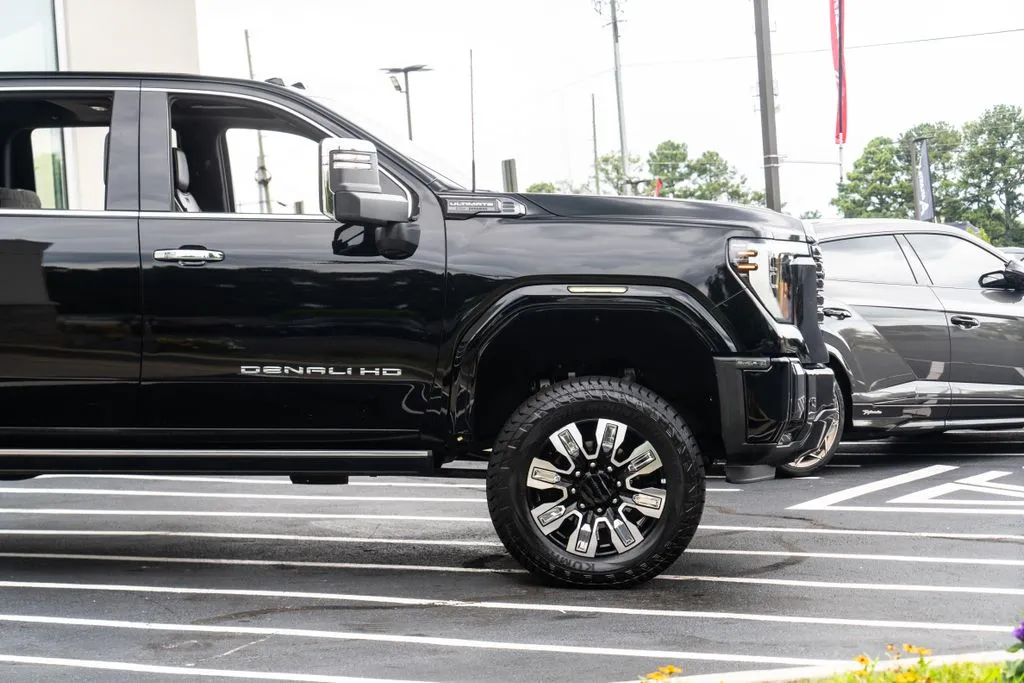 GMC Sierra 3500 HD photo 9