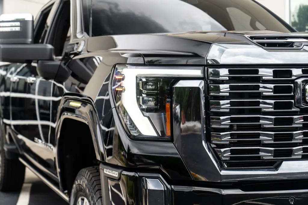 GMC Sierra 3500 HD photo 6