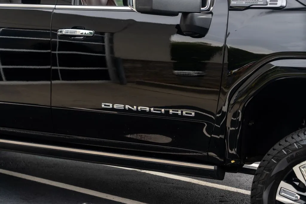 GMC Sierra 3500 HD photo 10