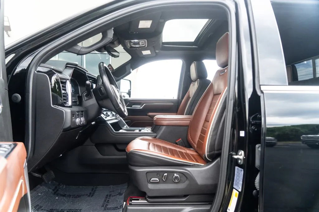 GMC Sierra 3500 HD photo 28