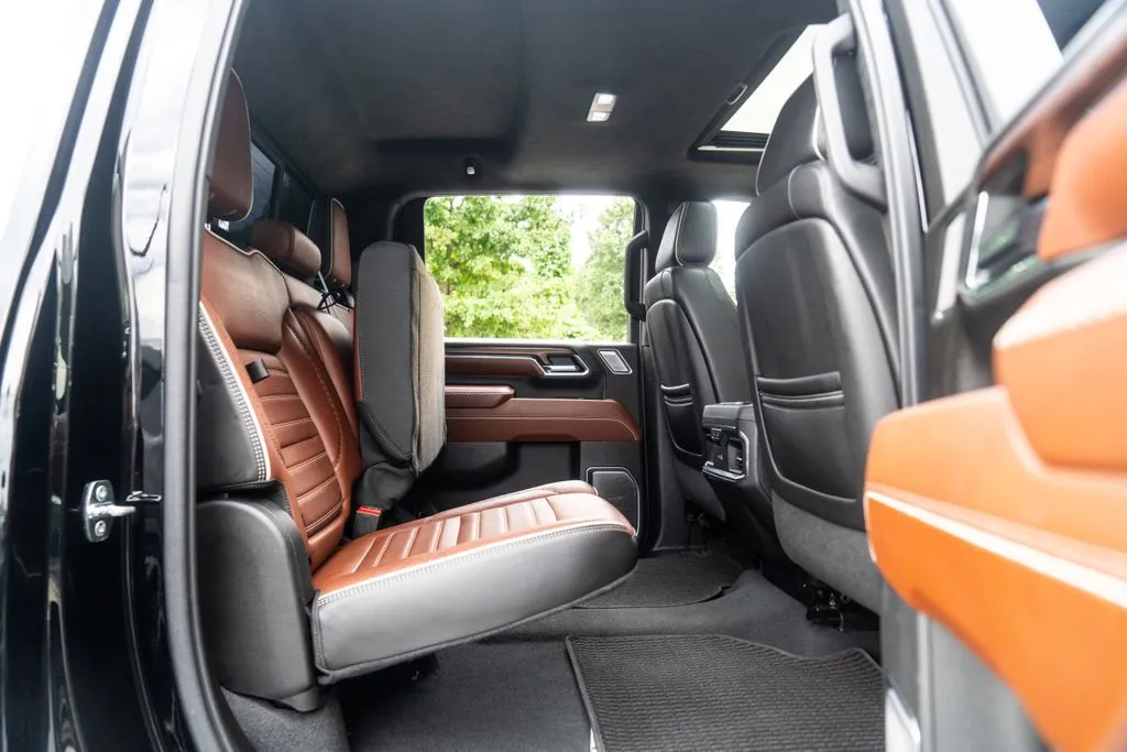 GMC Sierra 3500 HD photo 44