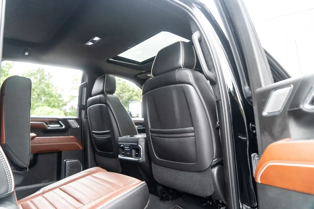GMC Sierra 3500 HD photo 43