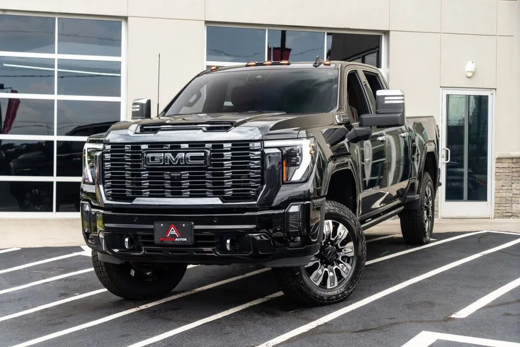 GMC Sierra 3500 HD photo 2