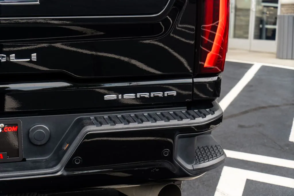 GMC Sierra 3500 HD photo 18