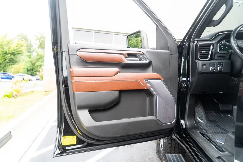 GMC Sierra 3500 HD photo 26