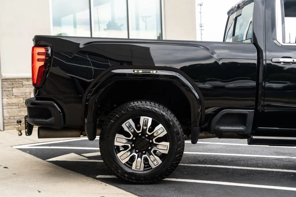 GMC Sierra 3500 HD photo 15