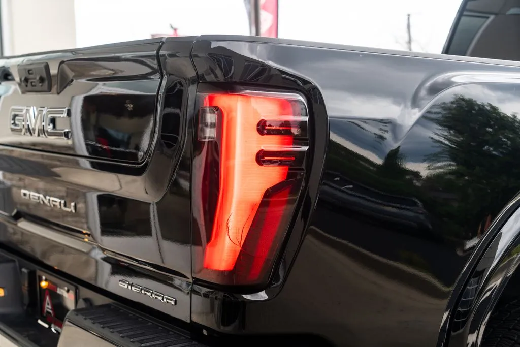 GMC Sierra 3500 HD photo 16