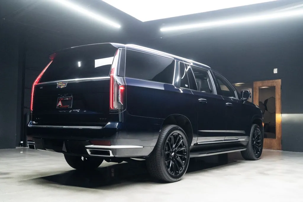 Cadillac Escalade ESV photo 14