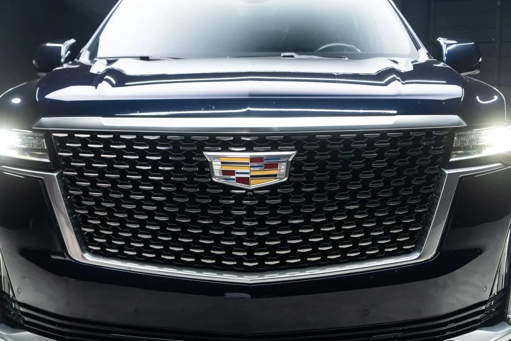 Cadillac Escalade ESV photo 7