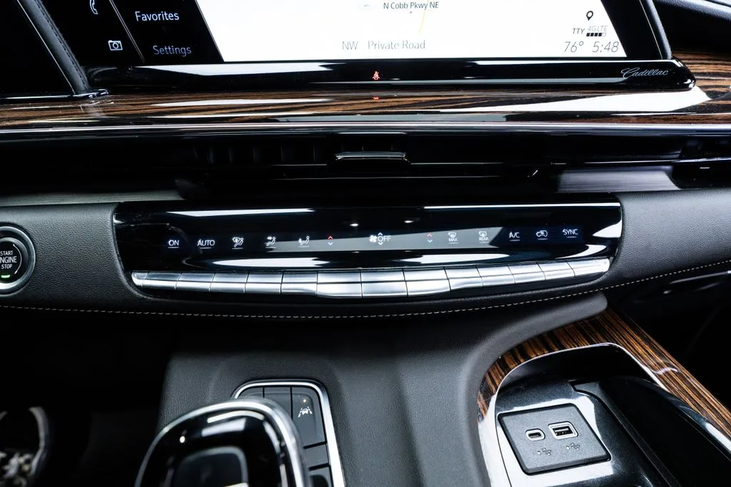 Cadillac Escalade ESV photo 36