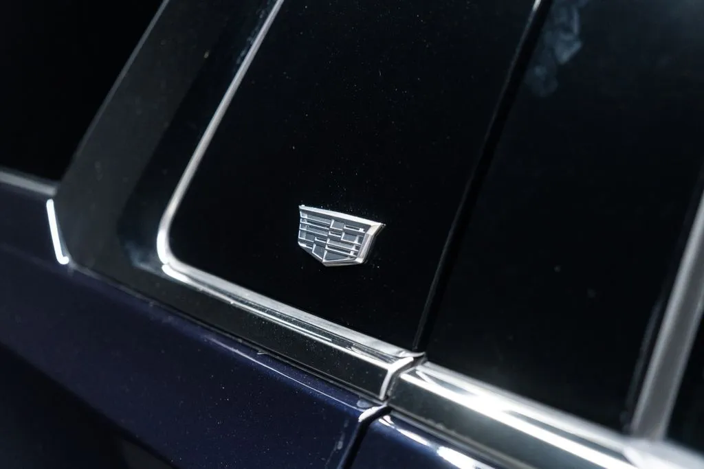 Cadillac Escalade ESV photo 12