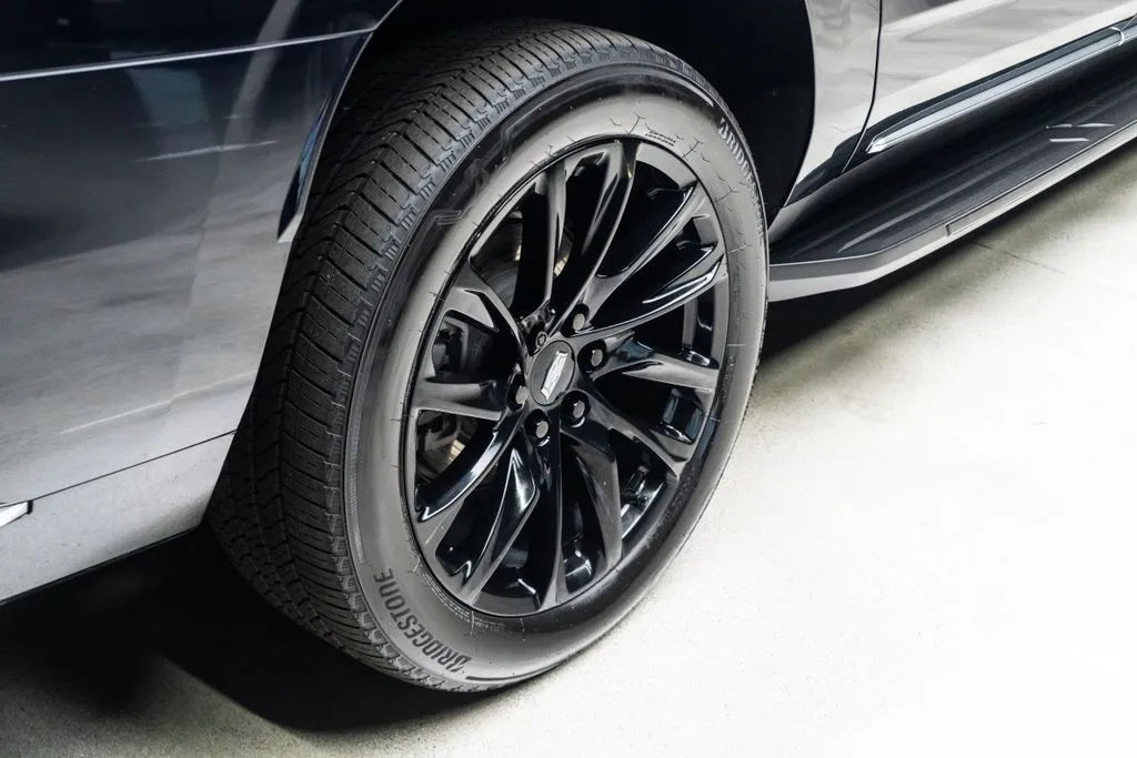 Cadillac Escalade ESV photo 13