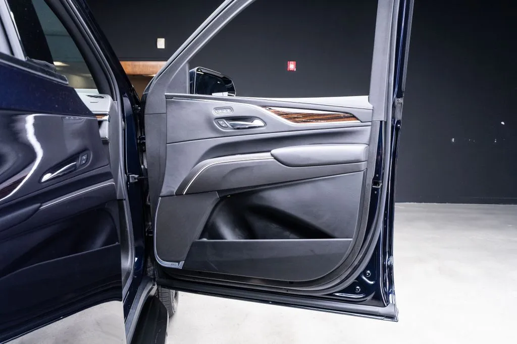 Cadillac Escalade ESV photo 40