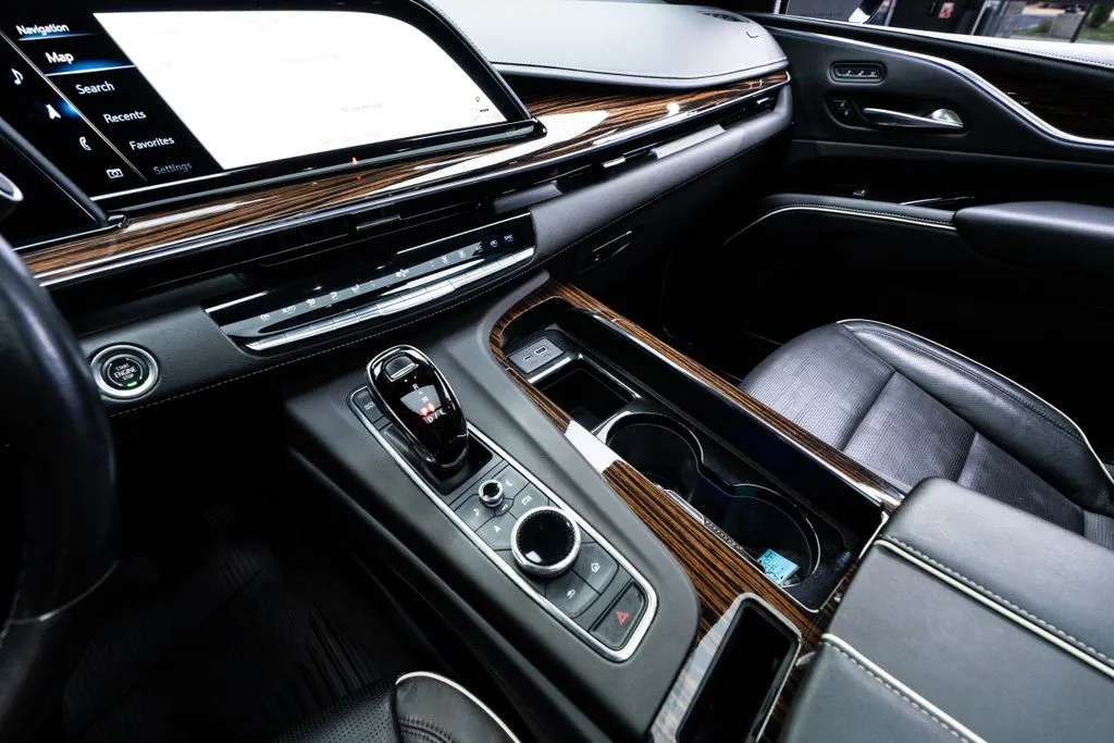 Cadillac Escalade ESV photo 35